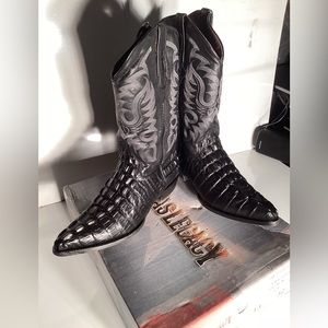 Men’s crocodile boots size 13 black tail cut